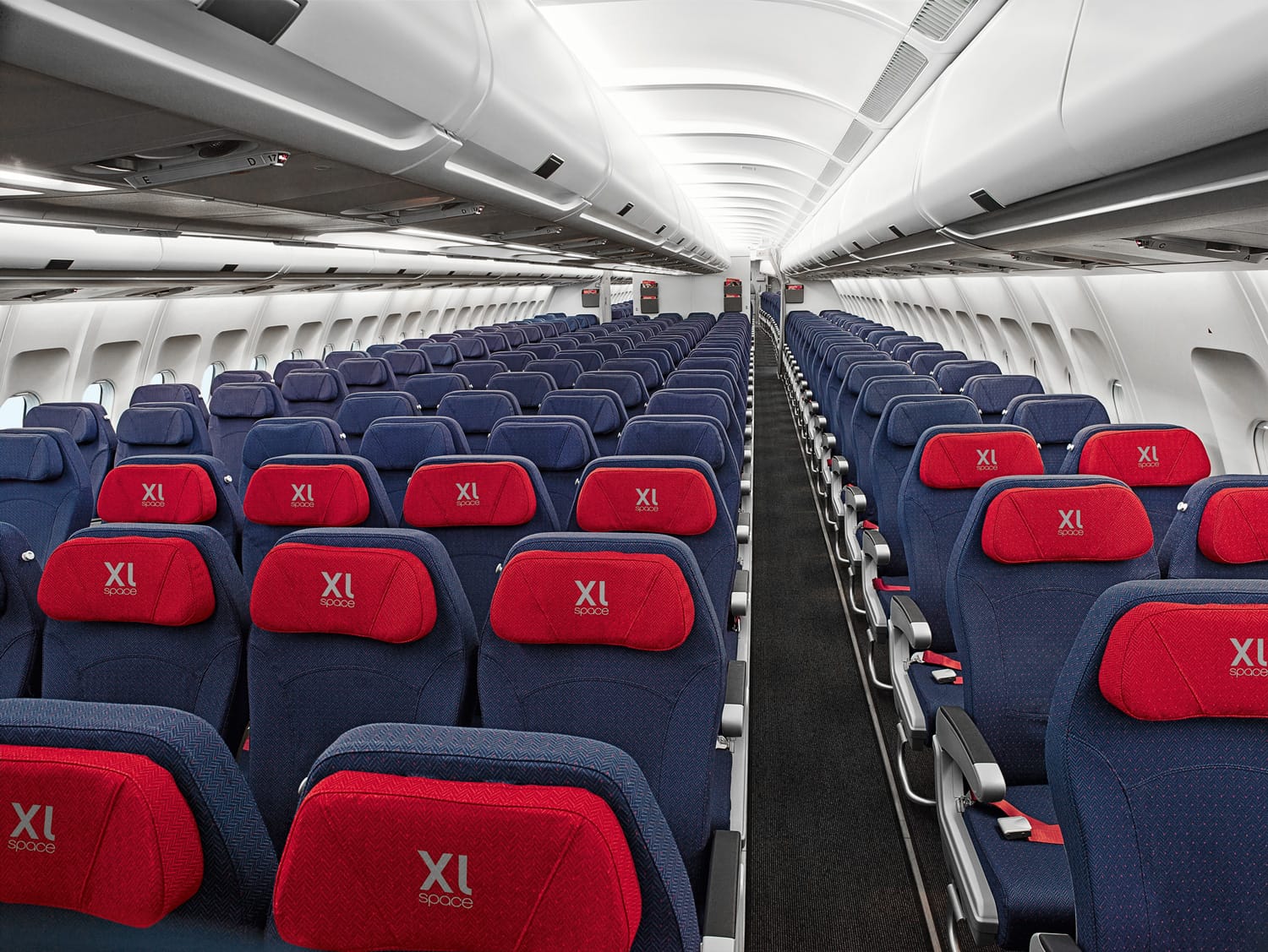 Die XL-Sitze bei Air Berlin sind eine vergleichsweise günstige Methode, mehr Beinfreiheit zu haben. Sie kosten je nach Strecke zwischen 19 bis 84 Euro Aufschlag pro Strecke.