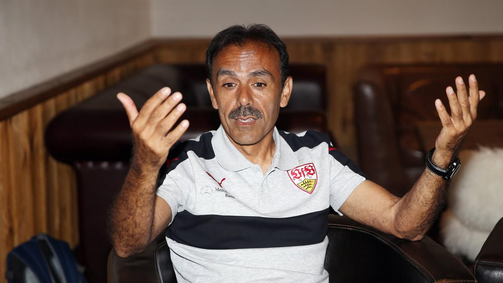 Trainer Jos Luhukay ist beim VfB Stuttgart der Nachfolger von Jürgen Kramny. Trainer Jos Luhukay ist beim VfB Stuttgart der Nachfolger von Jürgen Kramny.