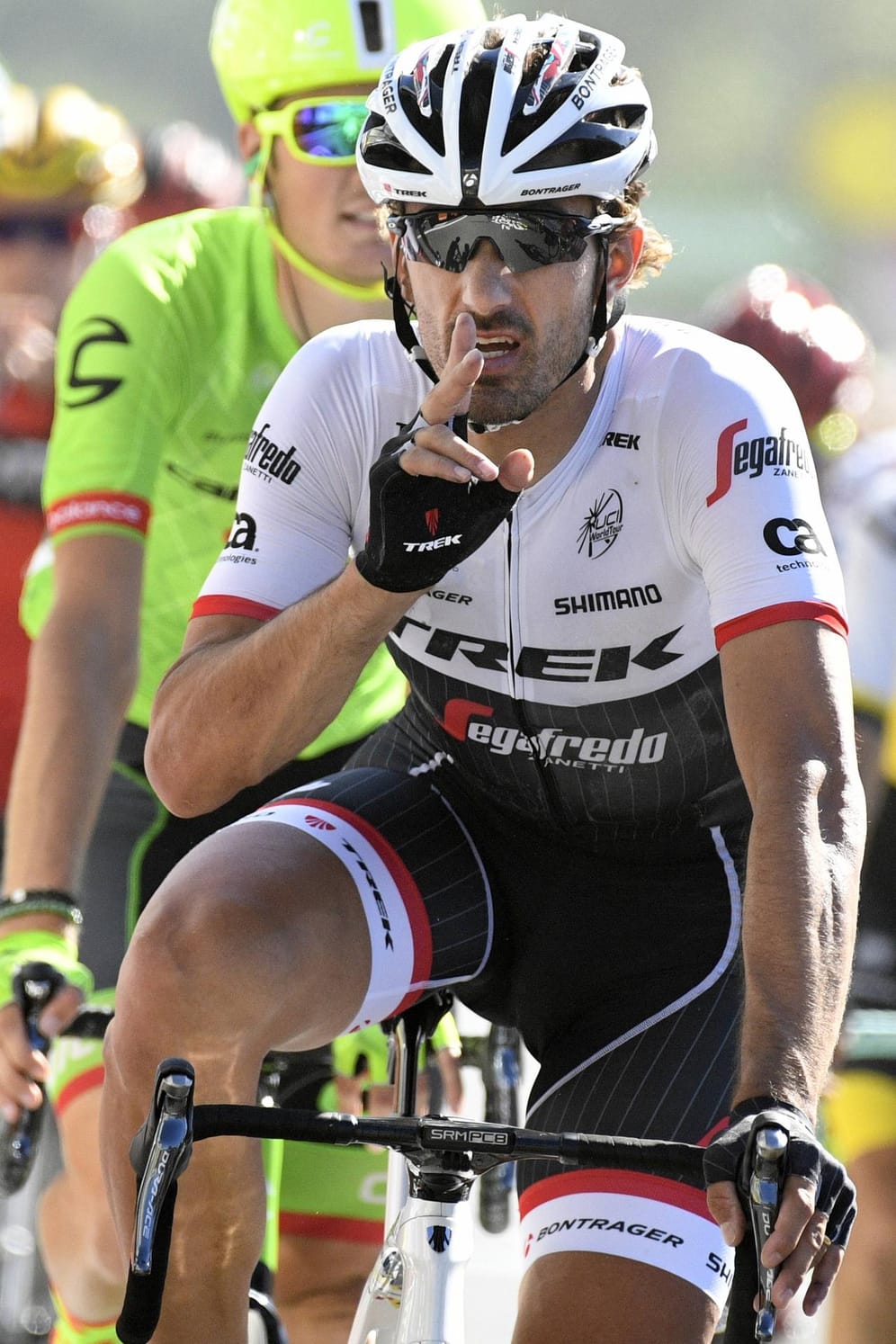 Er bleibt in der Heimat: Die 17. Etappe mit Ziel in den Schweizer Alpen fuhr Fabian Cancellara noch zu Ende. Zurück nach Frankreich fuhr der Schweizer dann nicht mehr. Aufgrund der anstehenden Olympia-Vorbereitung stieg der Routinier aus der Tour aus.