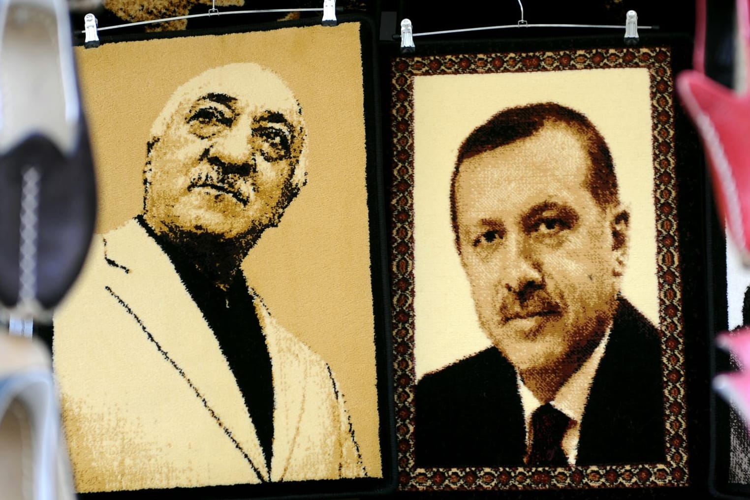 Gülen und Erdogan - aus den einstigen Weggefährten Fethullah Gülen und Recep Tayyip Erdogan wurden erbitterte Feinde, deren Anhänger sich auch in Deutschland bekämpfen.