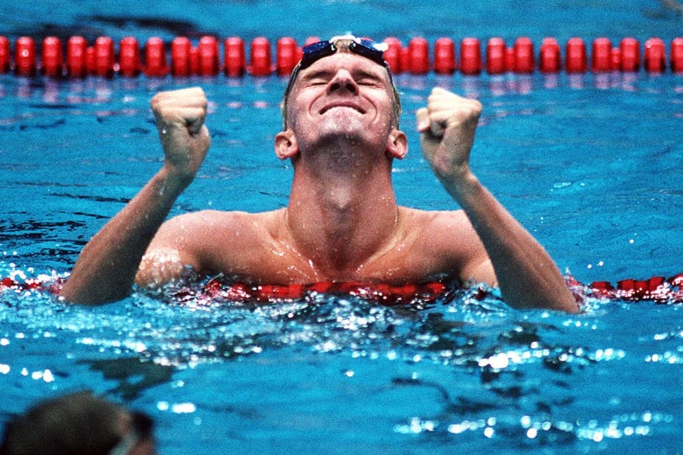 Michael Groß war der Schwimmstar der 80er Jahre. Bei den Olympischen Spielen 1984 in Los Angeles sicherte er sich jeweils zweimal Gold (200 Meter Freistil und 100 Meter Schmetterling) und Silber (200 Meter Schmetterling und 4x100 Meter Freistil). 1988 kamen in Soul eine weitere Gold- und Silbermedaille hinzu. Bei Weltmeisterschaften hamsterte er im Laufe seiner Karriere fünf Goldmedaillen, dazu kamen 13 Goldene bei Europameisterschaften.