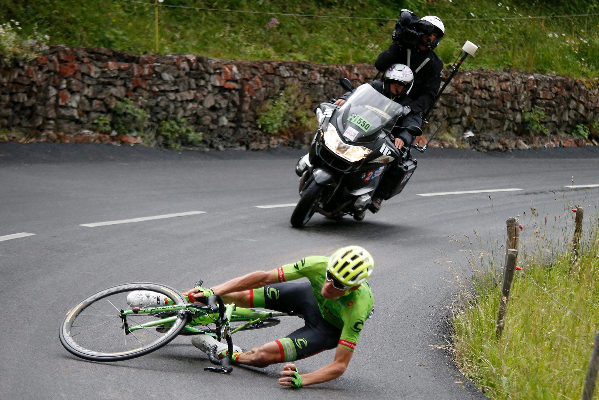 Kontrollverlust: Rolland konnte seine Rad mit mehr beherrschen und stürzte.