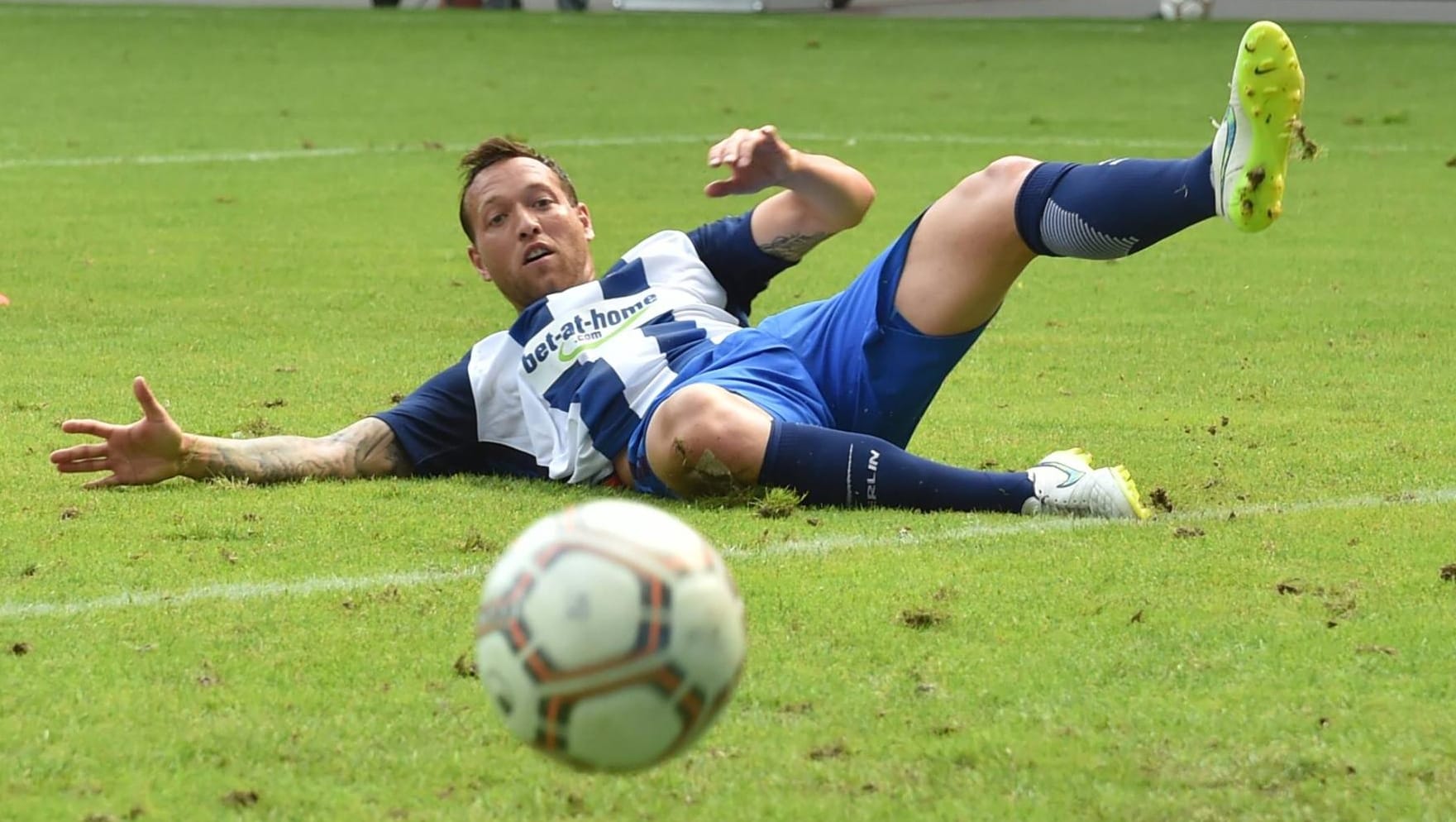 Auch Julian Schieber konnte die 0:3-Niederlage in Alkmaar nicht abwenden.