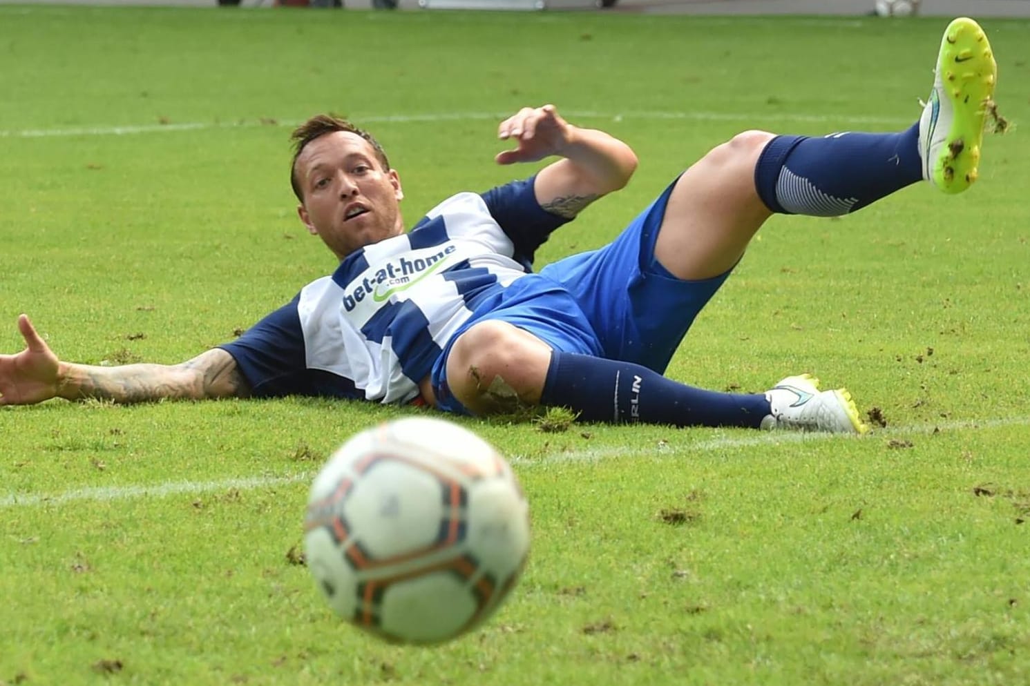 Auch Julian Schieber konnte die 0:3-Niederlage in Alkmaar nicht abwenden.