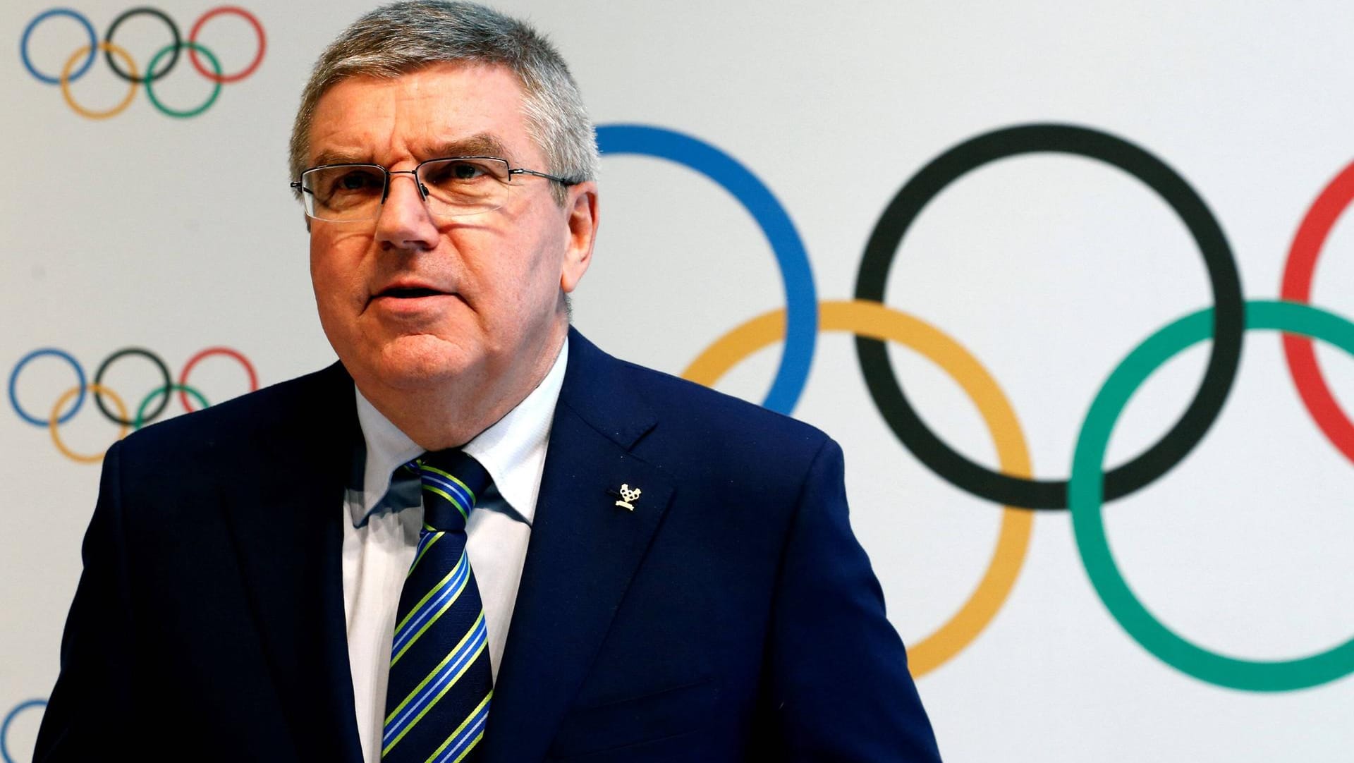 Komplette Verbannung oder Ausschluss mit Schlupflöchern? Unter der Führung des deutschen Präsidenten Thomas Bach entscheidet das Internationale Olympische Komitee über Russlands Olympia-Teilnahme. Komplette Verbannung oder Ausschluss mit Schlupflöchern? Unter der Führung des deutschen Präsidenten Thomas Bach entscheidet das Internationale Olympische Komitee über Russlands Olympia-Teilnahme.
