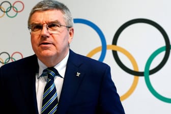 Komplette Verbannung oder Ausschluss mit Schlupflöchern? Unter der Führung des deutschen Präsidenten Thomas Bach entscheidet das Internationale Olympische Komitee über Russlands Olympia-Teilnahme.