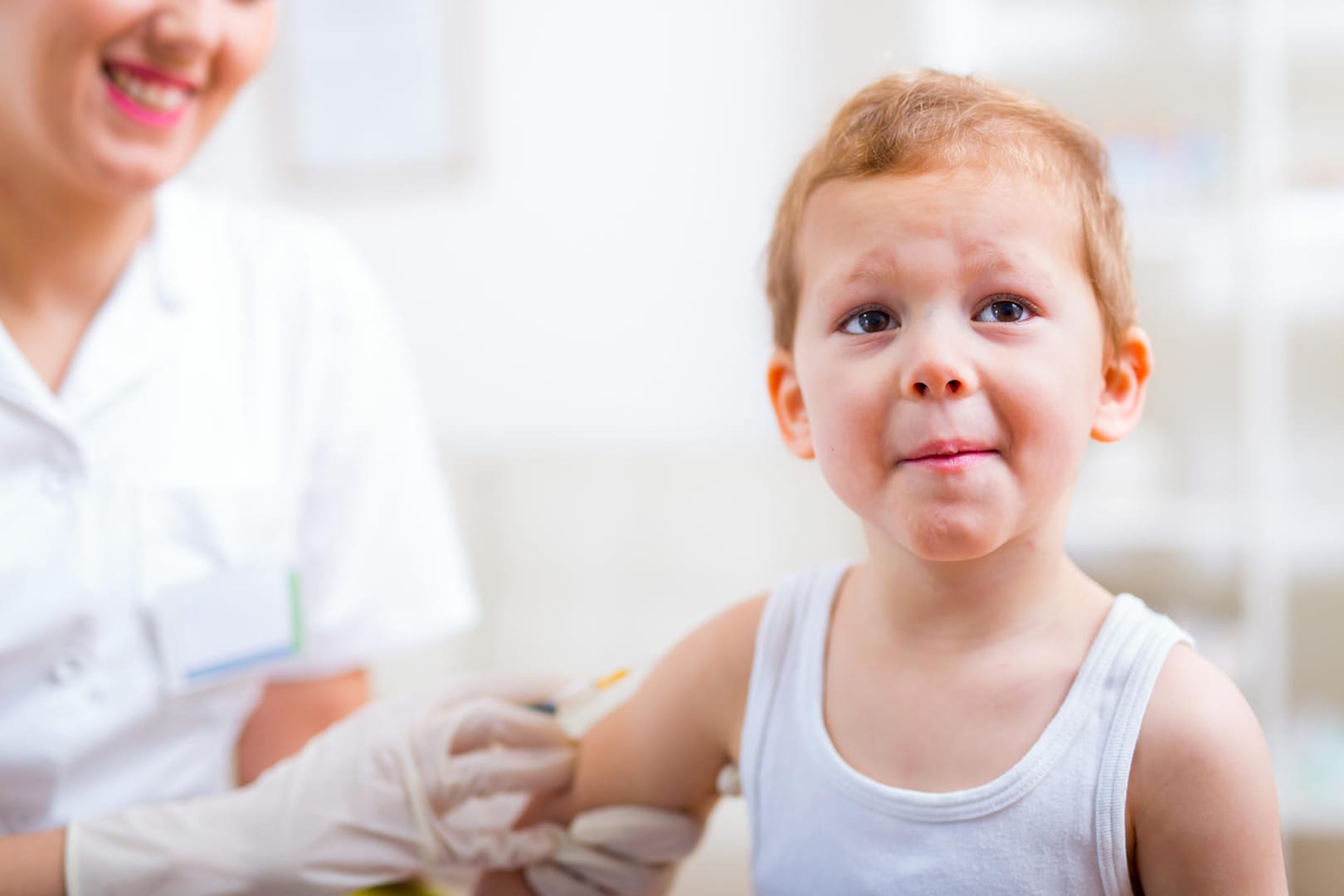 Zu den Symptomen von Mumps gehören Hamsterbacken sowie Ohren- und Kieferschmerzen.