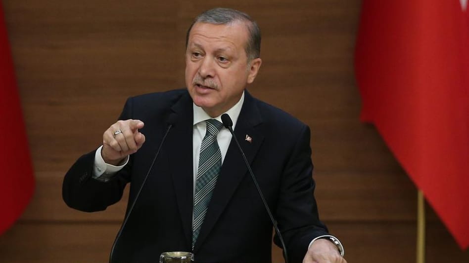 Der türkische Präsident Erdogan erhebt Vorwürfe gegen die EU, weil diese ihren Zahlungsvereinbarungen im Rahmen des Flüchtlingspakts nicht nachkomme. Der türkische Präsident Erdogan erhebt Vorwürfe gegen die EU, weil diese ihren Zahlungsvereinbarungen im Rahmen des Flüchtlingspakts nicht nachkomme.