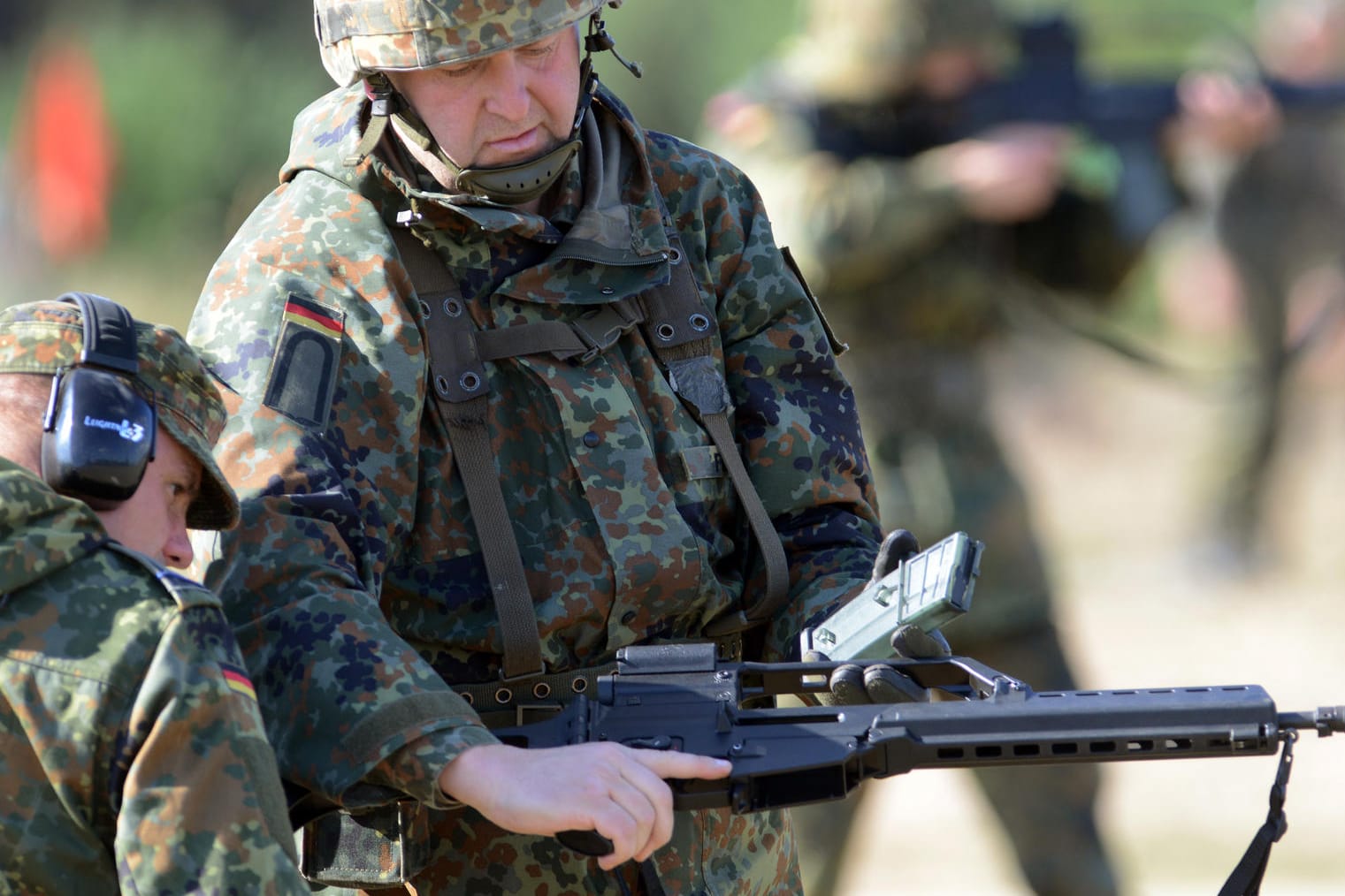 Übung von Reservisten der Bundeswehr auf dem Truppenübungsplatz Lehnin bei Brück in Brandenburg.