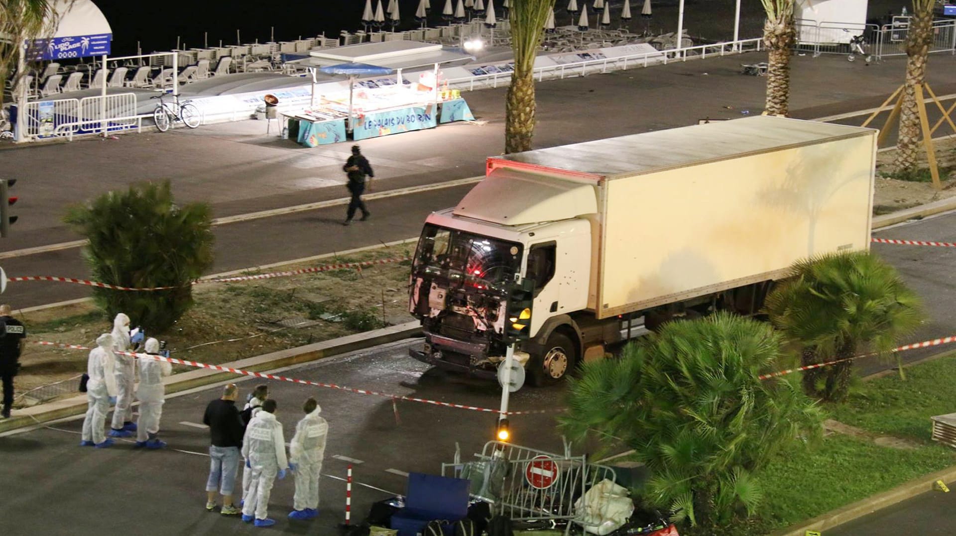 Der Terror-Lkw von Nizza. Die Polizei konnte den Fahrer erst erschießen, nachdem er über 80 Menschen umgebracht hatte.