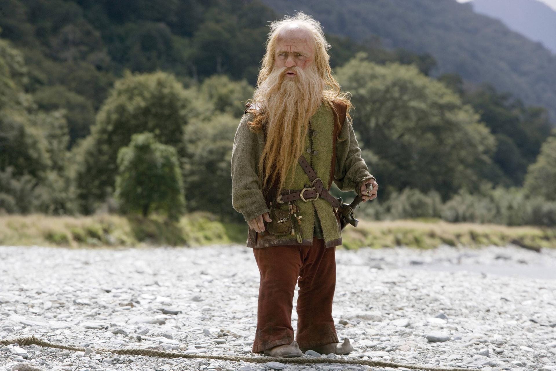 Klar, er spielt einen Zwerg: Peter Dinklage ist hier im Jahr 2008 als Trumpkin, der Rotzwerg, in "Die Chroniken von Narnia: Prinz Caspian von Narnia" zu sehen. Der kleinwüchsige Schauspieler begann seine Filmkarriere 1995 mit "Living in Oblivion". Seine Hauptrolle in "Station Agent" (2003) machte ihn bekannt, vor "Game of Thrones" spielte er zudem in diversen weiteren Kinofilmen und TV-Serien mit.