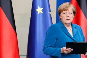 Angela Merkel bekommt heftigen Gegenwind von rechts.