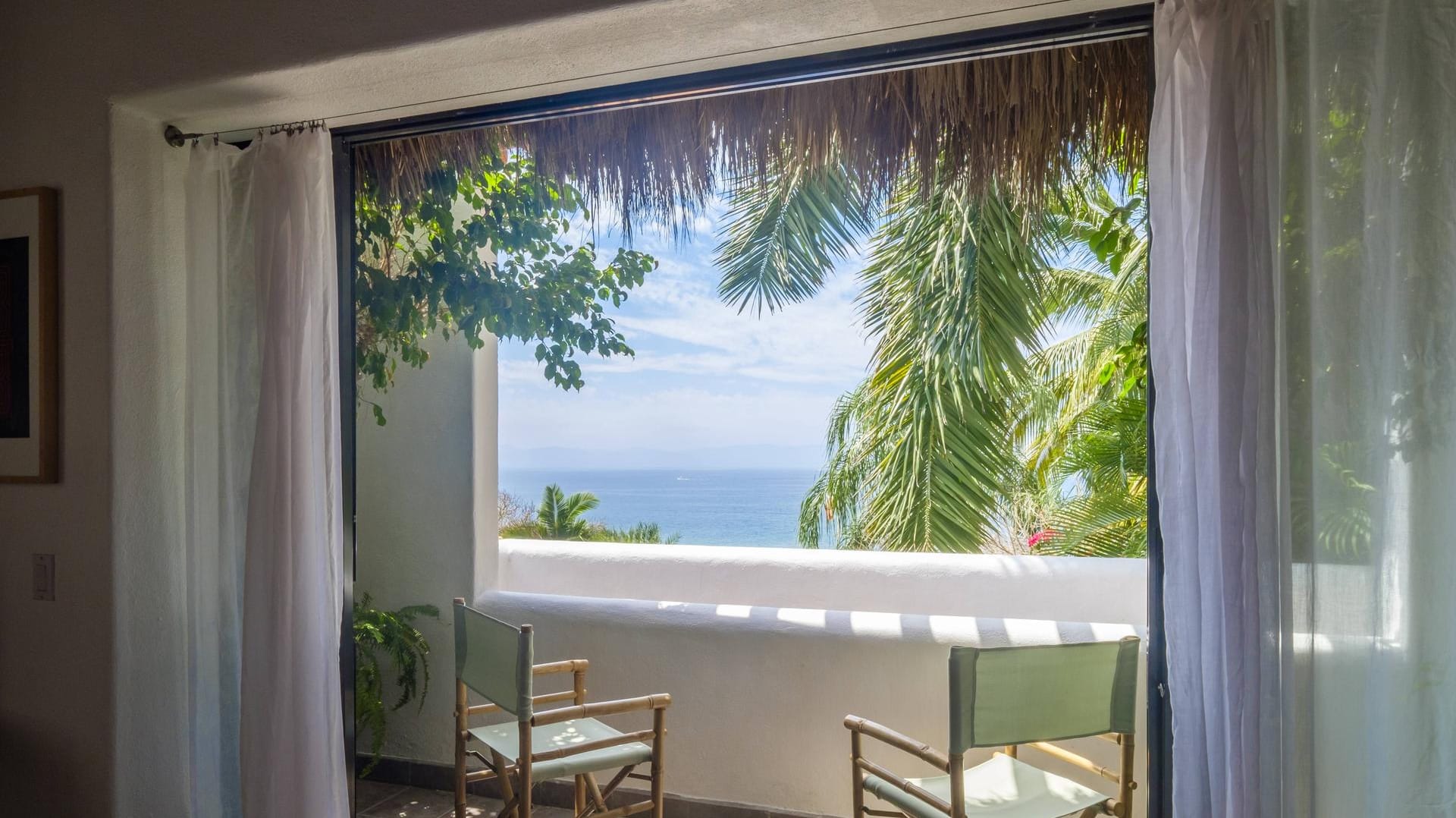 Loggia auf der Halbinsel Punta Mita/Mexiko: Von hier hat man einen faszinierenden Blick auf die Banderas Bay.