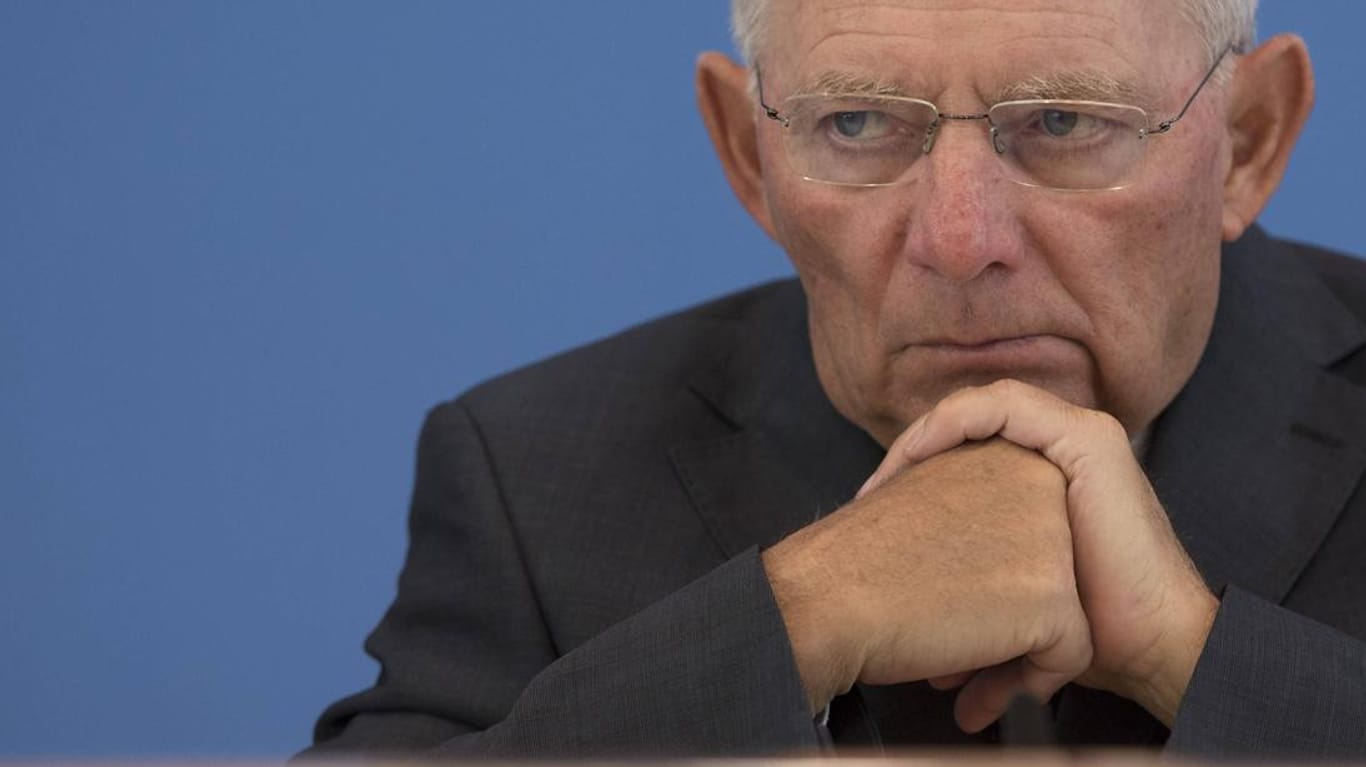 Bundesfinanzminister Schäuble verwehrt sich gegen eine Finanzierung der Rentenangleichung durch den Bund.