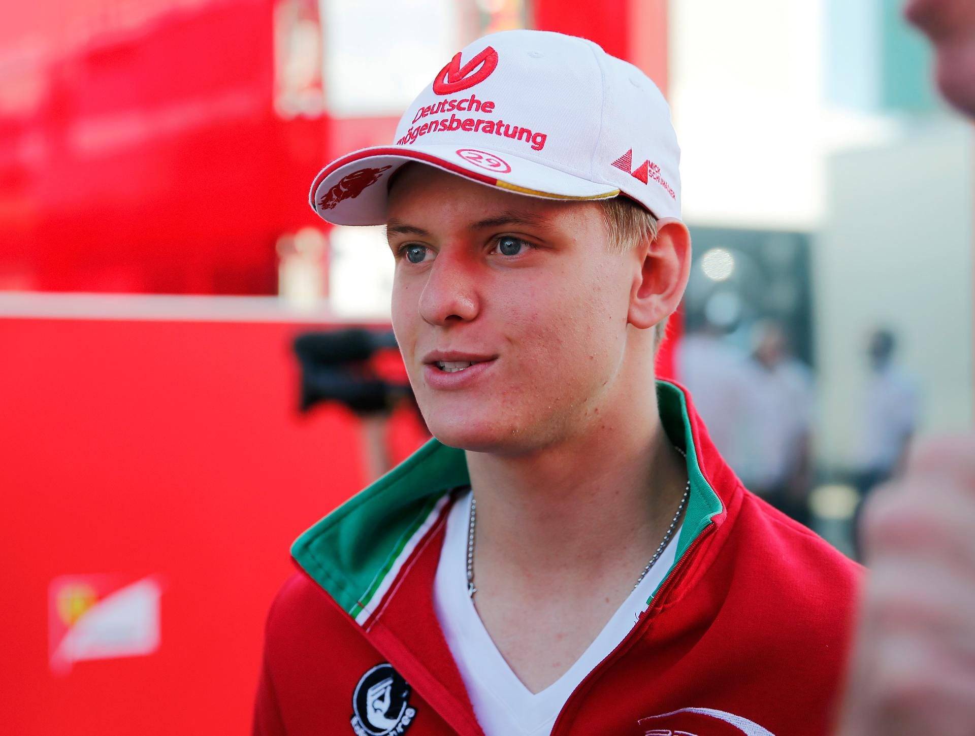 Fährt er schon bald auch in der Königsklasse des Motorsports? Mick, der Sohn von Rekordweltmeister Michael Schumacher, schnuppert in Hockenheim schon einmal Formel-1-Luft.