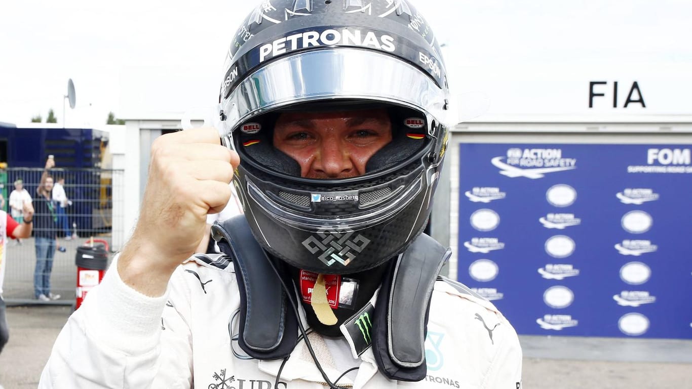 Nico Rosberg bejubelt die Pole in Hockenheim.
