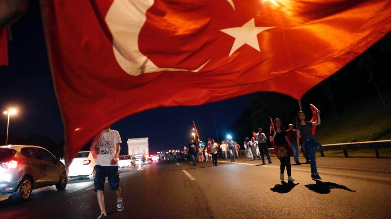 Ausnahmezustand in der Türkei: Nach dem Putschversuch verbietet Ankara Akademikern die Ausreise.