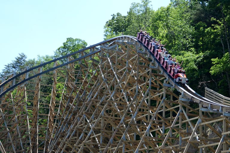 Die schnellste Holzachterbahn der Welt