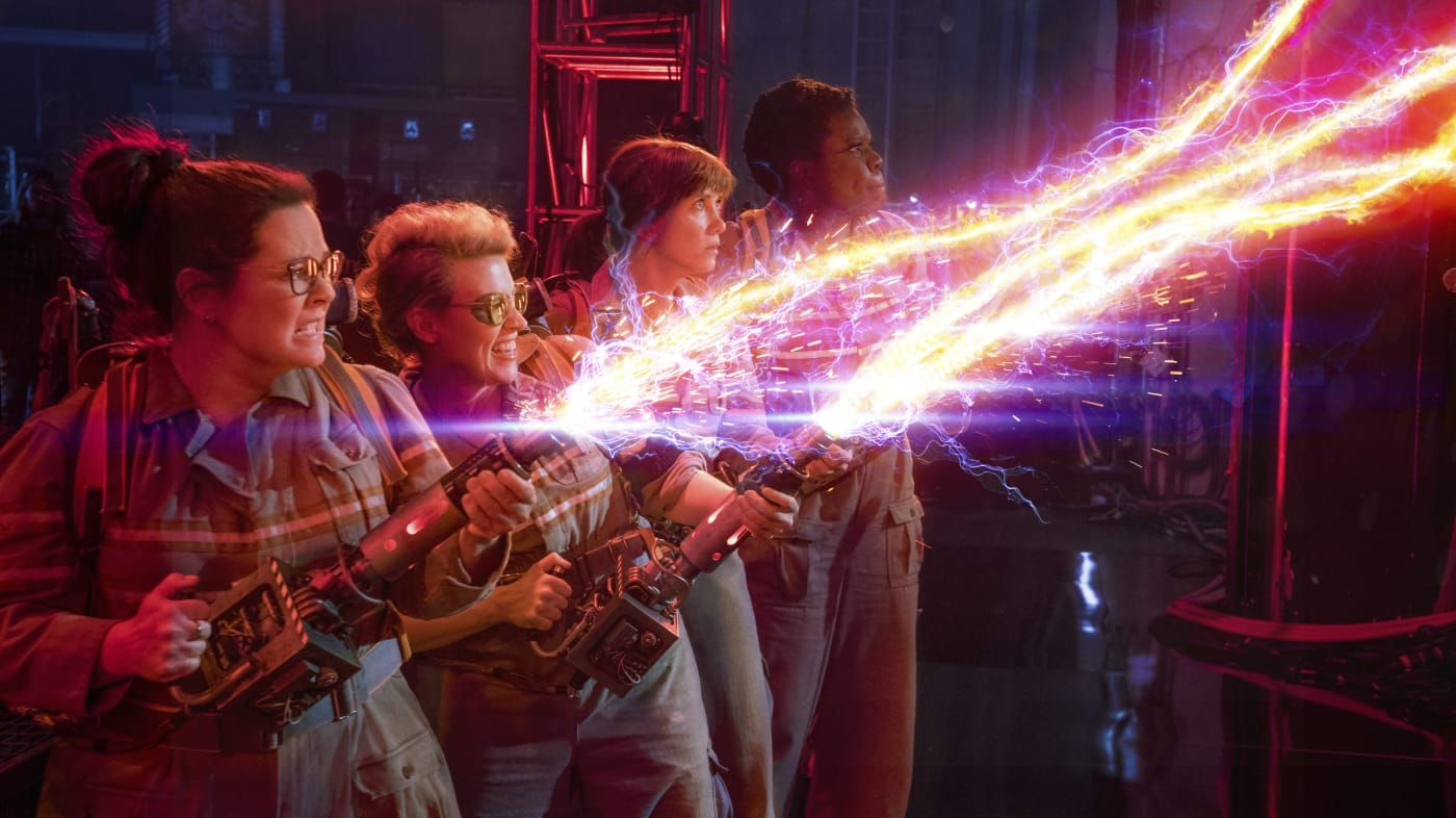 Die neuen Ghostbusters (l-r): Abby Yates (Melissa McCarthy), Jillian Holtzmann (Kate McKinnon), Erin Gilbert (Kristen Wiig) und Patty Tolan (Leslie Jones).