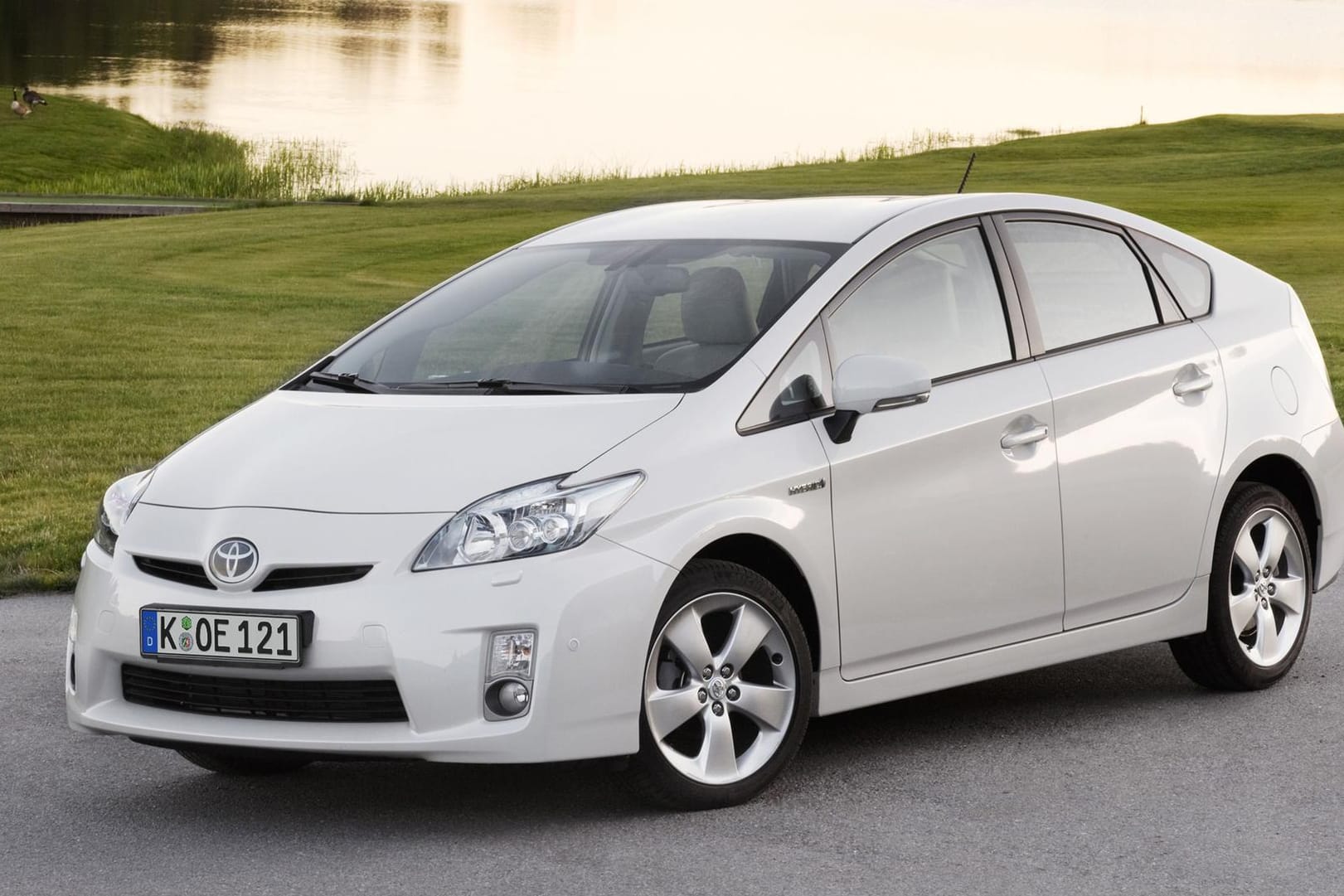 Der Toyota Prius kombiniert ungewöhnliches Design mit fortschrittlicher Technik.