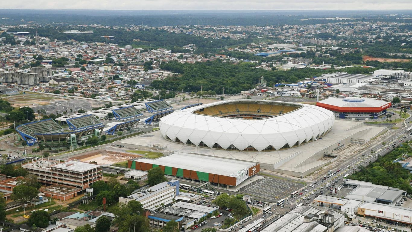 Die Arena da Amazonia in Manaus liegt fast auf Höhe des Äquators im Bundesstaat Amazonas. Die Kapazität beträgt 44.310 Zuschauer.