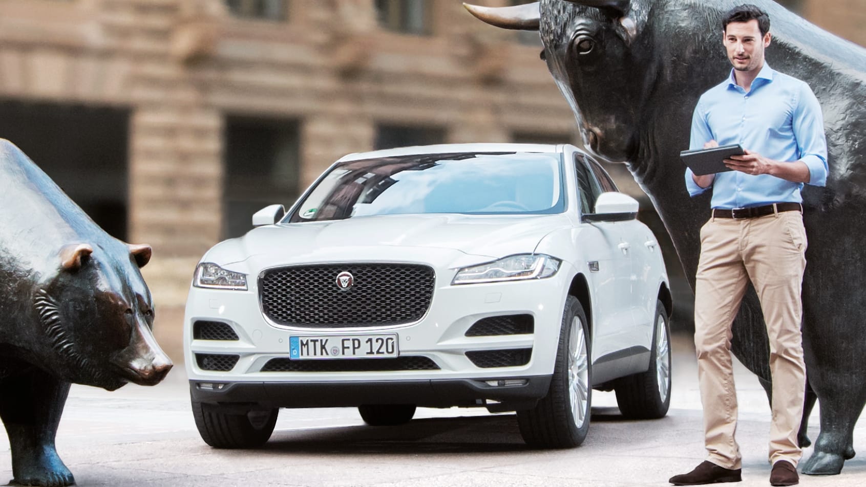 Zu gewinnen gab es beim Trader 2016 einen Jaguar F-Pace.