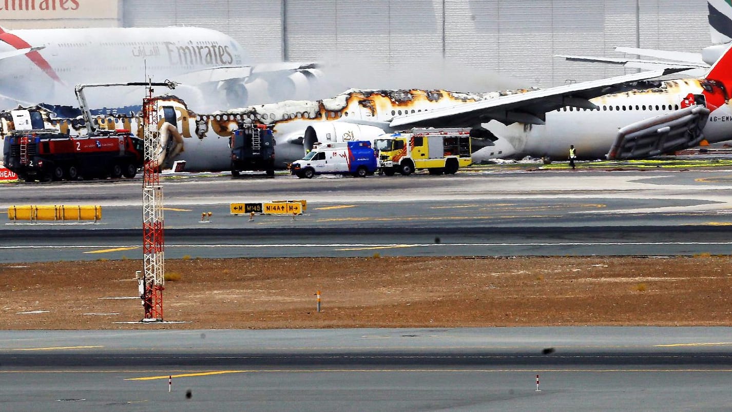 Emirates-Bruchlandung in Dubai: 300 Menschen kommen mit dem Schrecken davon.