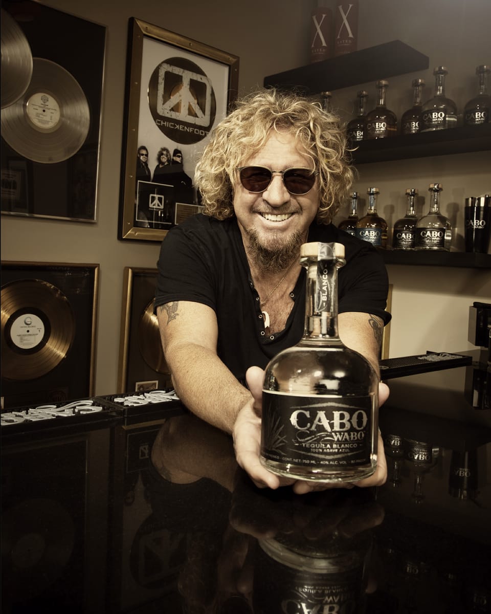 Der Rockstar Sammy Hagar lässt seinen "Cabo Wabo"-Tequila bereits seit 1996 in Jalisco im Herzen der traditionellen Region produzieren. 2007 verkaufte er die Marke an Bacardi.