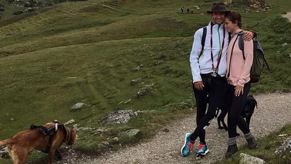 Thomas und Lisa Müller genießen noch einmal die Landschaft in Oberbayern.