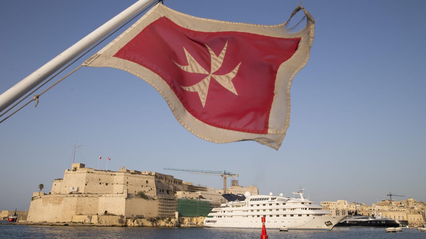 Die Handelsflagge von Malta.