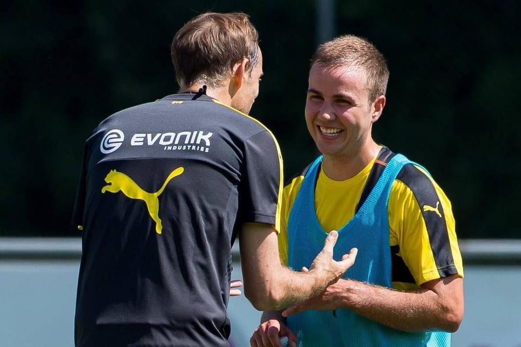Hat den Spaß am Fußball wieder gefunden: Mario Götze (re.) im Dialog mit BVB-Coach Thomas Tuchel.
