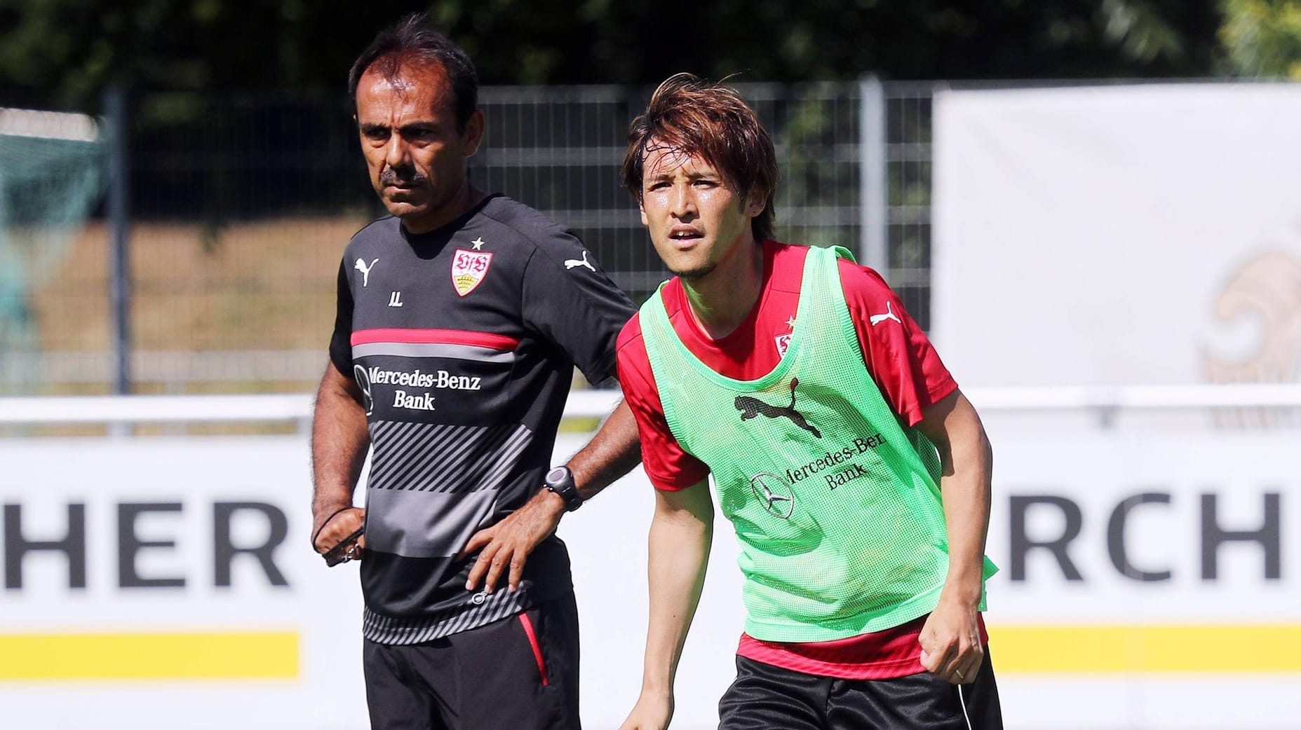 Neuzugang Hajime Hosogai (re.) soll dem Team von Jos Luhukay beim Wiederaufstieg helfen. Neuzugang Hajime Hosogai (re.) soll dem Team von Jos Luhukay beim Wiederaufstieg helfen.