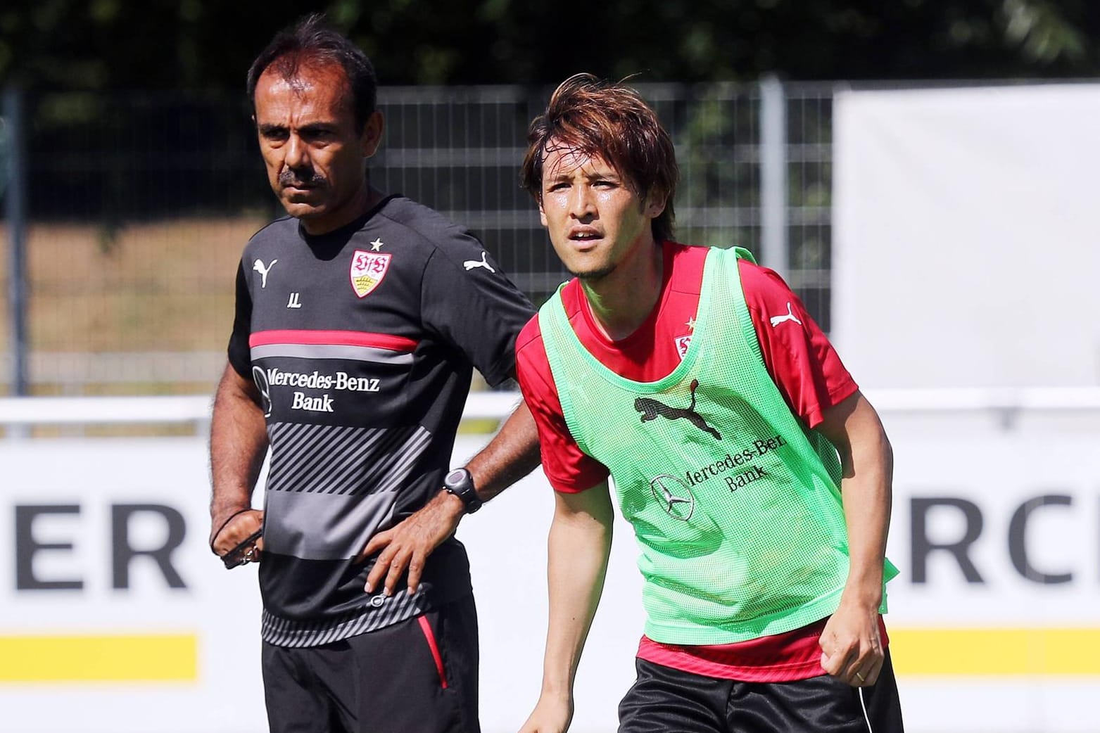 Neuzugang Hajime Hosogai (re.) soll dem Team von Jos Luhukay beim Wiederaufstieg helfen.