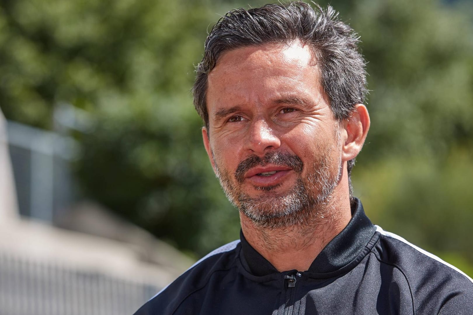 Dirk Schuster ist seit seit Juli offiziell Trainer des FC Augsburg.