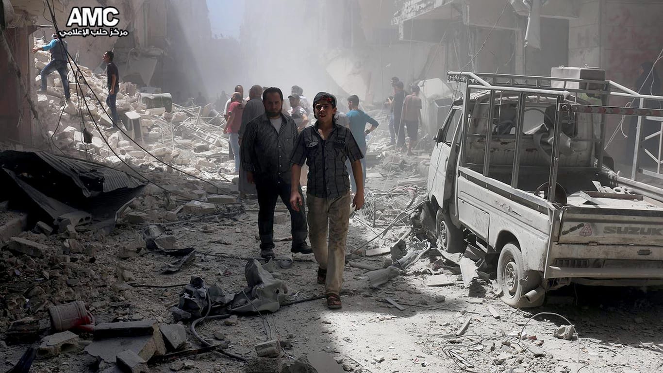Die Stadt Aleppo gleicht nach zahlreichen Luftschlägen einem Trümmerfeld.