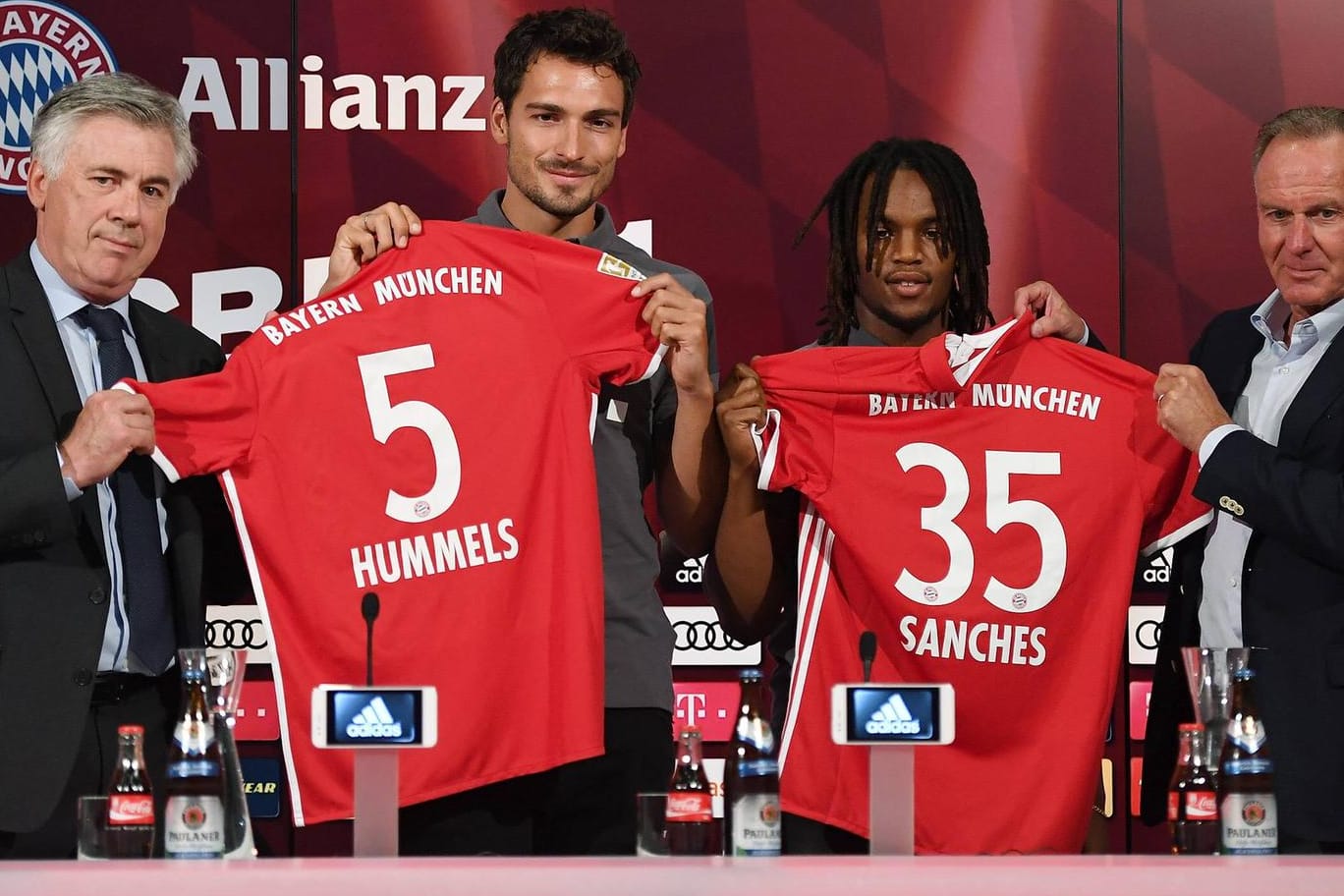 Die Trikots von Mats Hummels und Renato Sanches können bald von den Fans gestaltet werden.