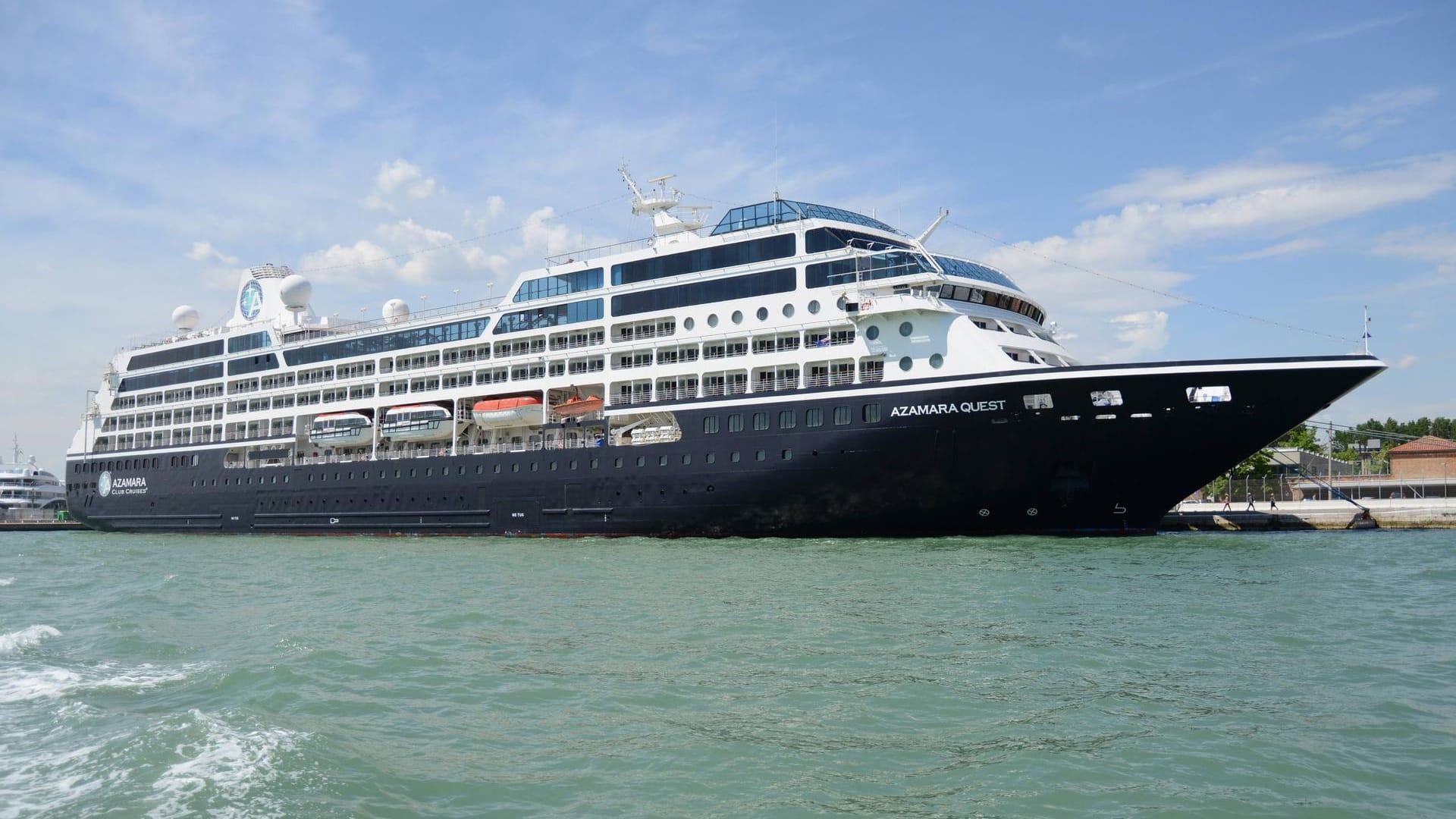 Auf diesem Schiff geht es im nächsten Jahr rund: Die "Azamara Quest".