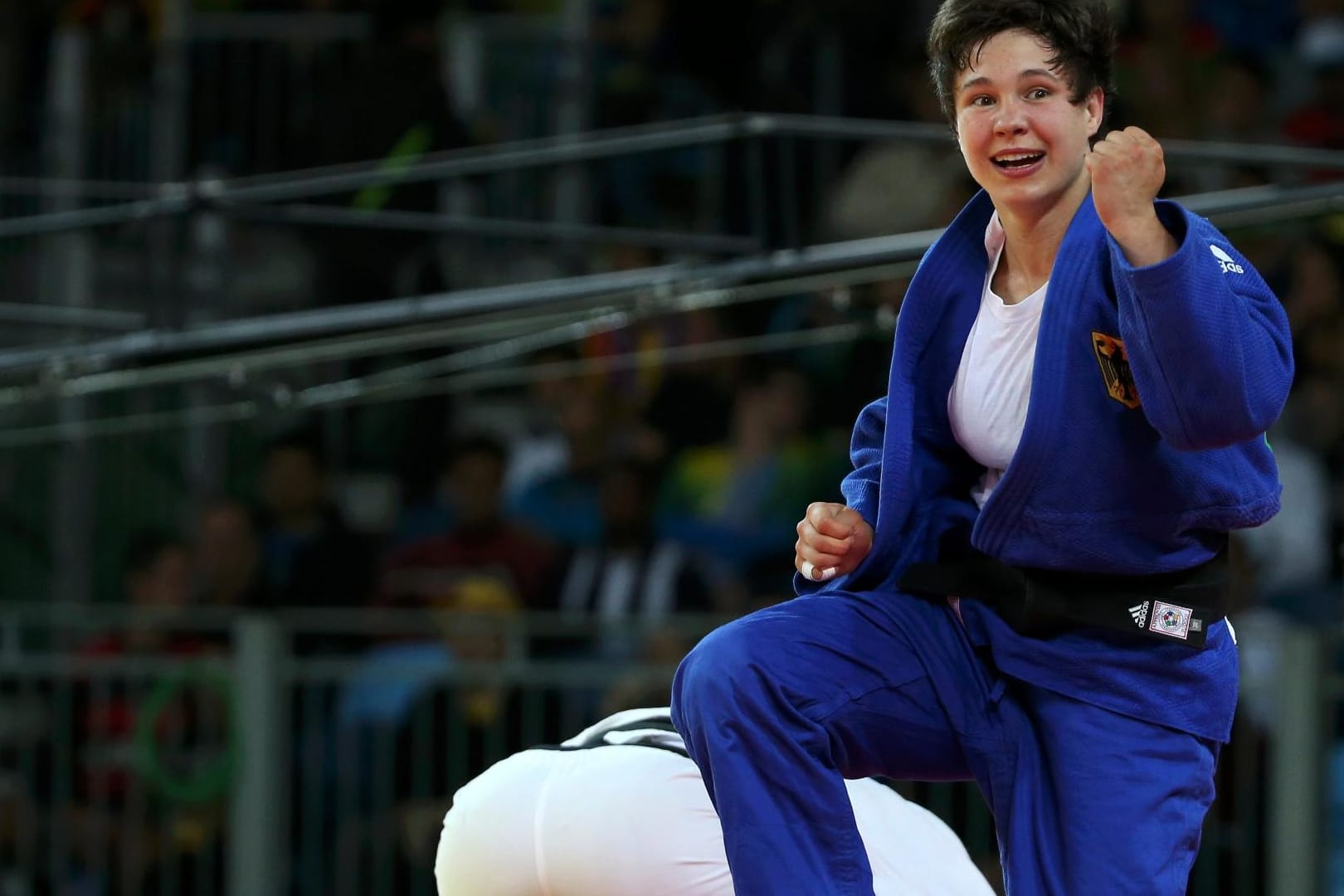 Laura Vargas Koch jubelt über Bronze.