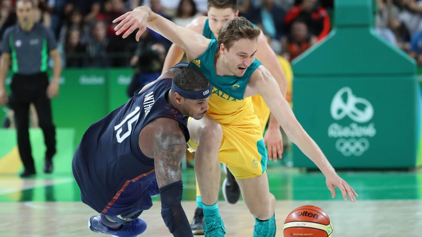 Die US-Basketballer um Carmelo Anthony (li.) geraten gegen Australien ins Straucheln.