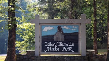 Seit 1972 dürfen Touristen im "Crater of Diamonds State Park" in Arkanses auf Diamantensuche gehen.