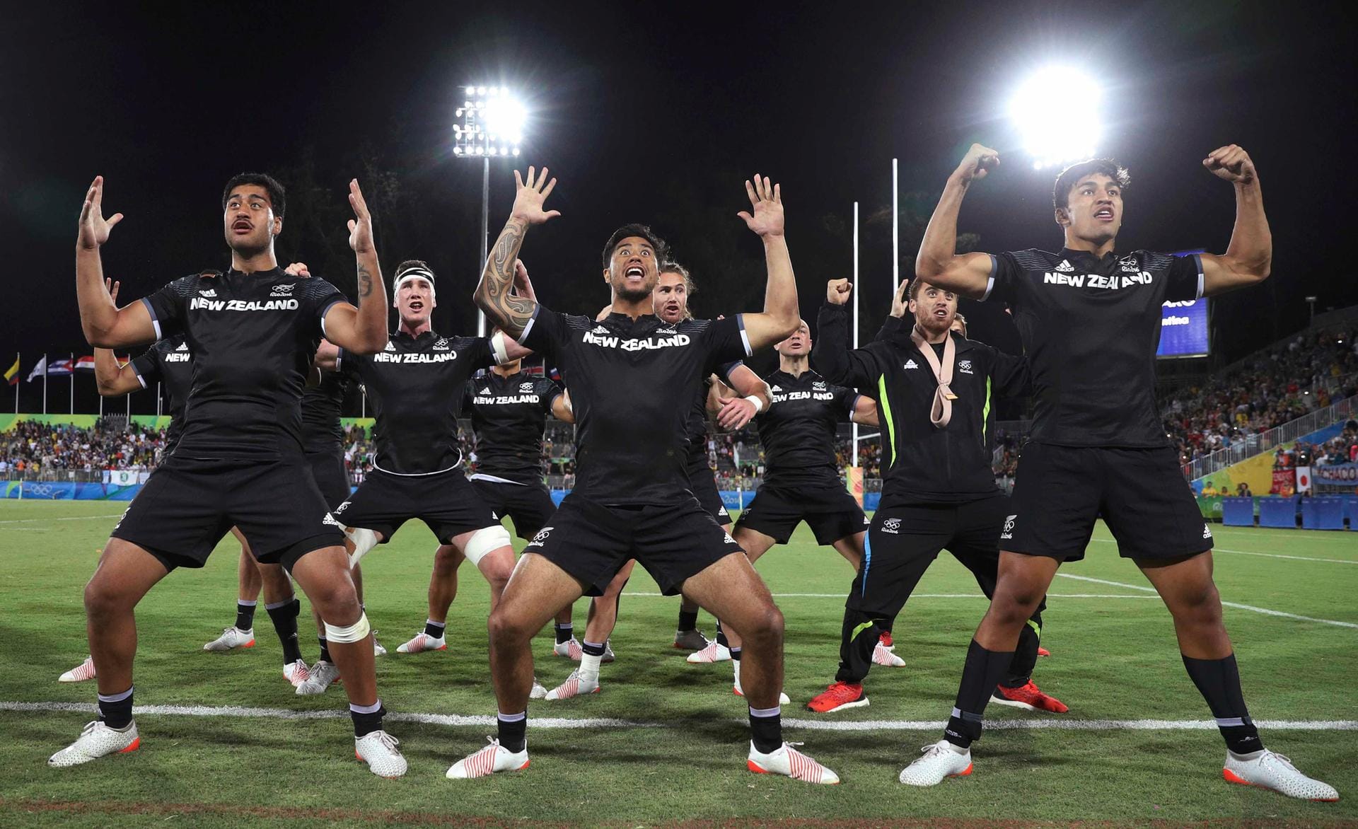 Tanzeinlage: Das Rugby-Team aus Neuseeland brachte sich für dem Spiel um Platz fünf gegen Argentinien in Stimmung. Mit Erfolg: Neuseeland gewann mit 17:14.
