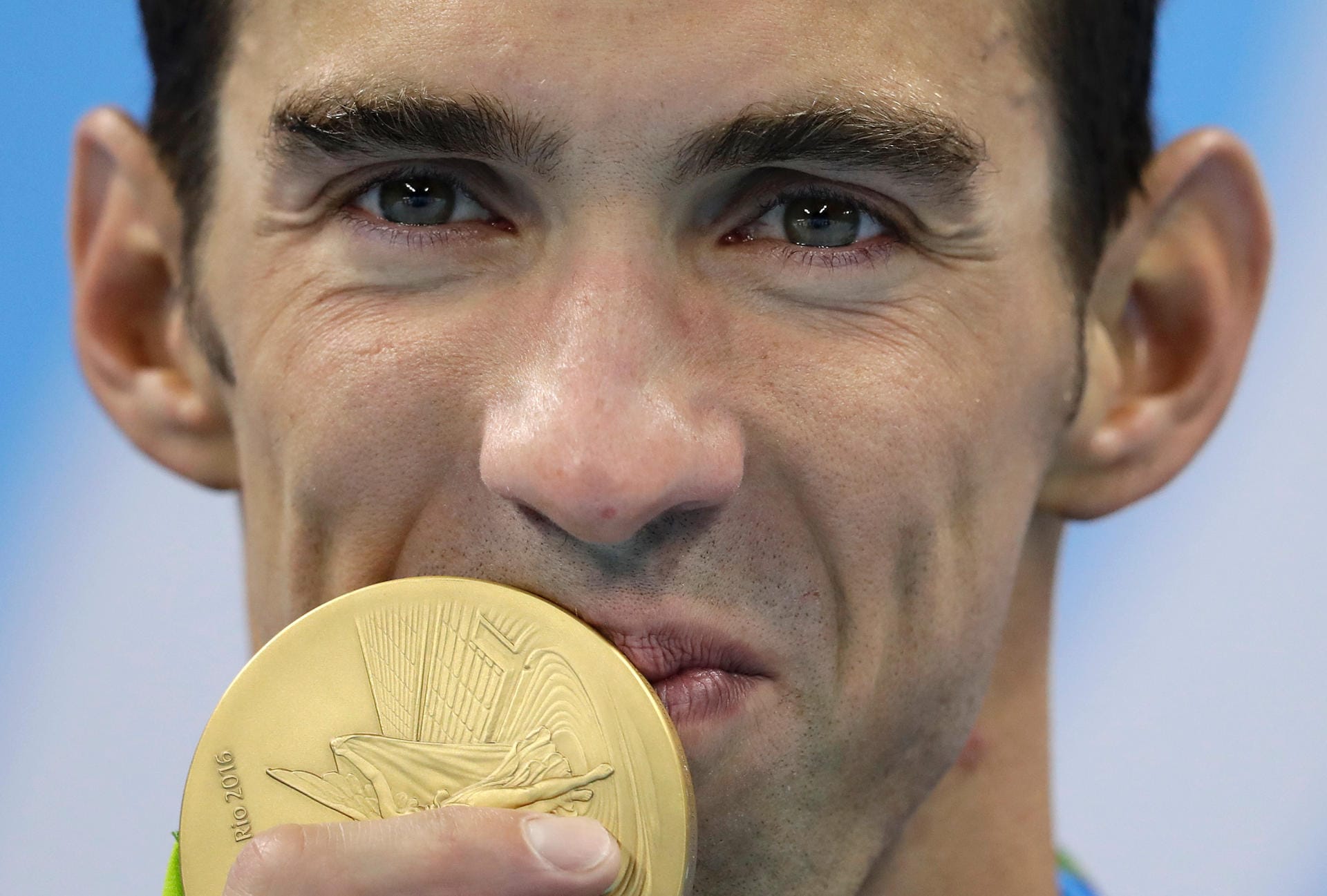 Gold-Kerlchen: Michael Phelps durfte sich zum 22. Mal als Olympiasieger feiern lassen. Diesmal gewann der US-Schwimmer über 200 Meter Lagen. Übrigens das vierte Mal in Folge bei Olympia.