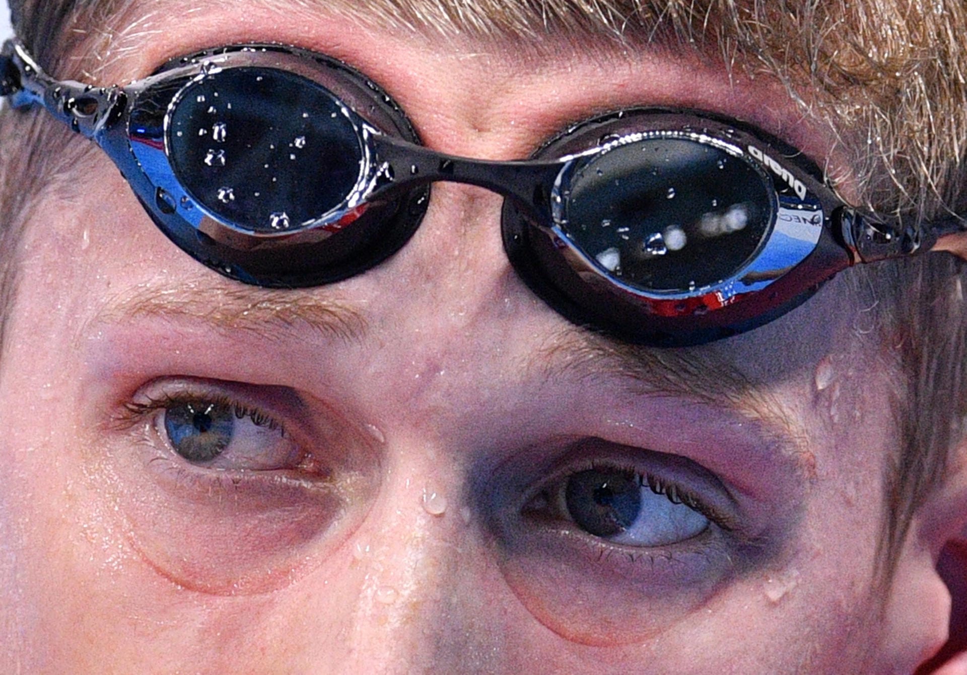 Der Druck ist immens: Deutschlands Schwimmer Florian Wellbrock kämpft beim 1500-Meter-Freistil mit seiner Schwimmbrille.