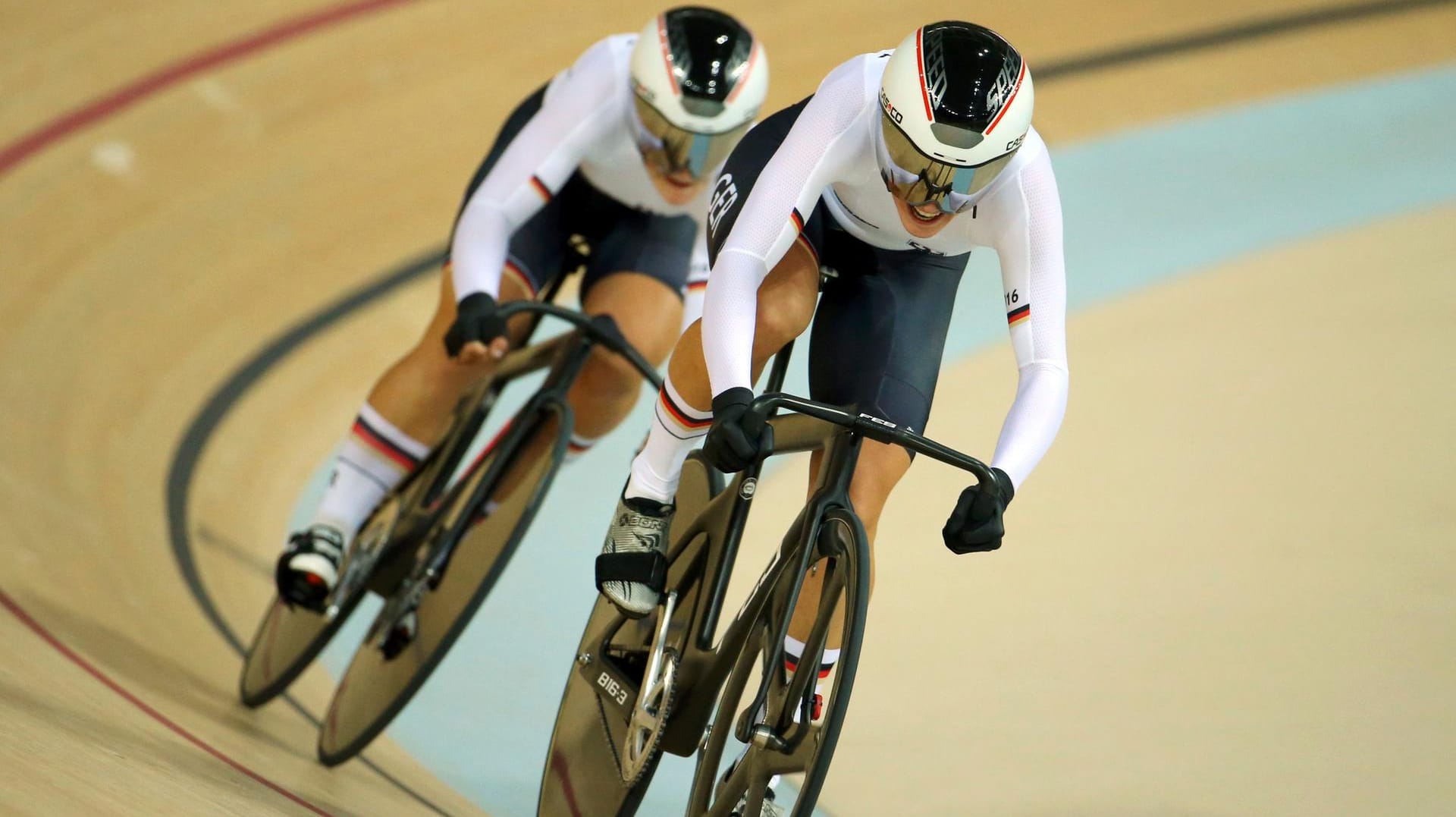 Miriam Welte und Kristina Vogel rasen zu Edelmetall.