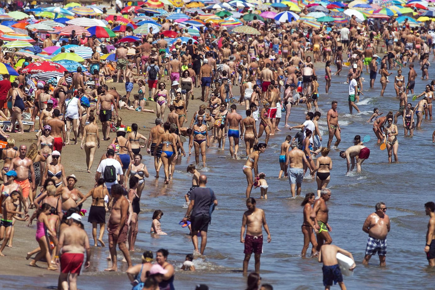 Ein Strand in Spanien.