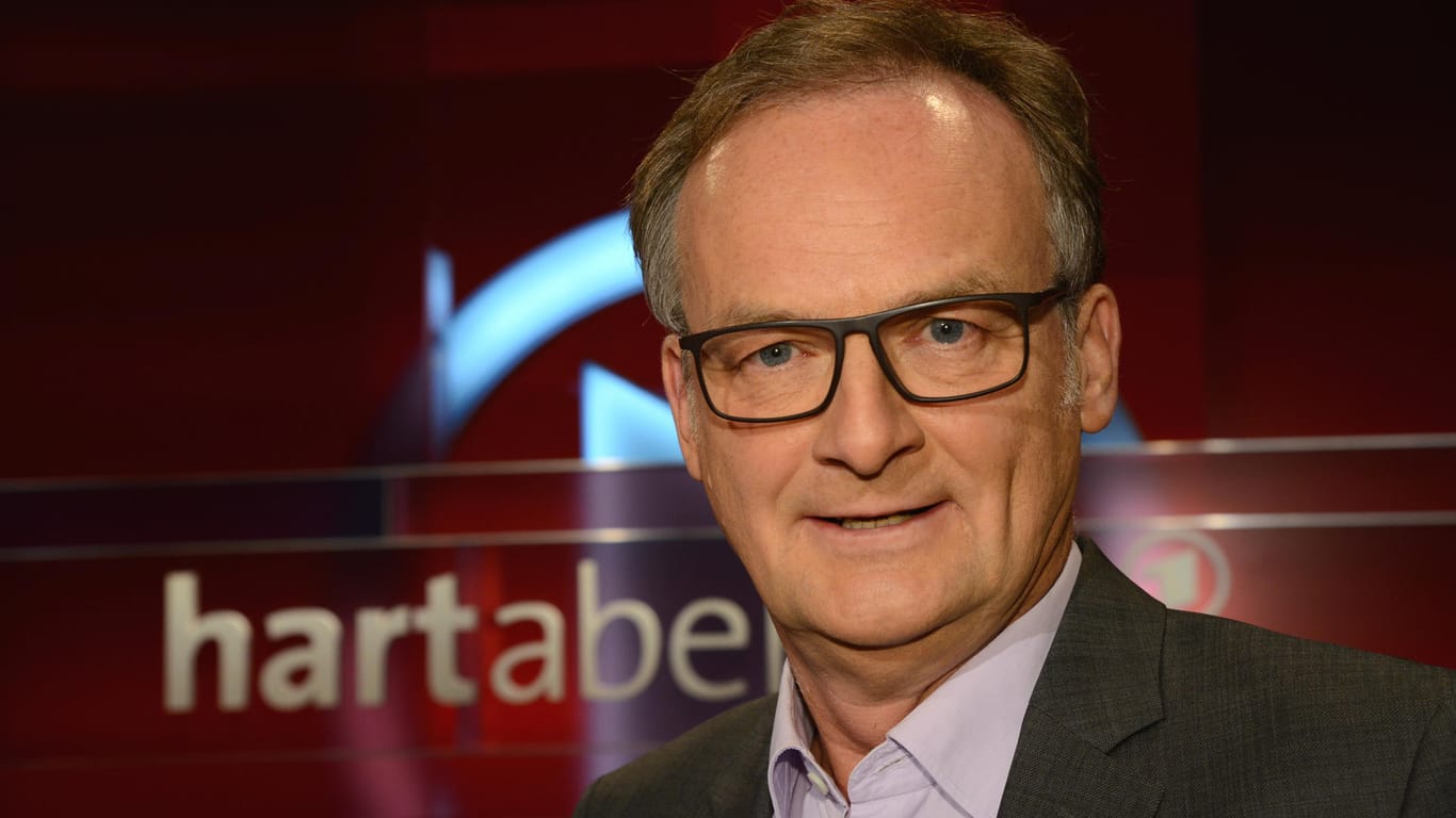 Der Moderator Frank Plasberg bei seiner wöchentlichen ARD-Talkshow "hart aber fair".