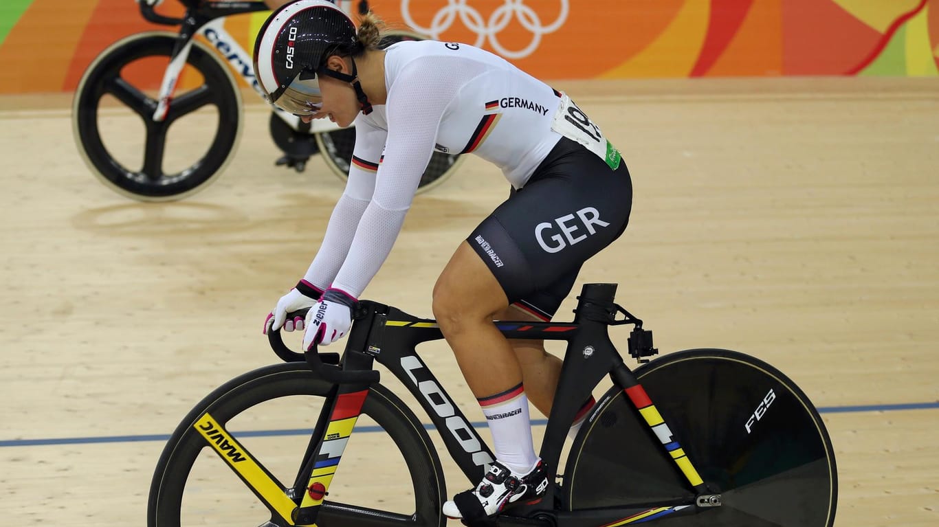 Bahnradfahrerin Kristina Vogel freut sich über Gold im Sprint.