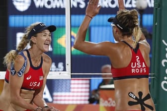 Kerri Walsh Jennings und ihre Partnerin April Ross sicherten sich die Bronzemedaille.