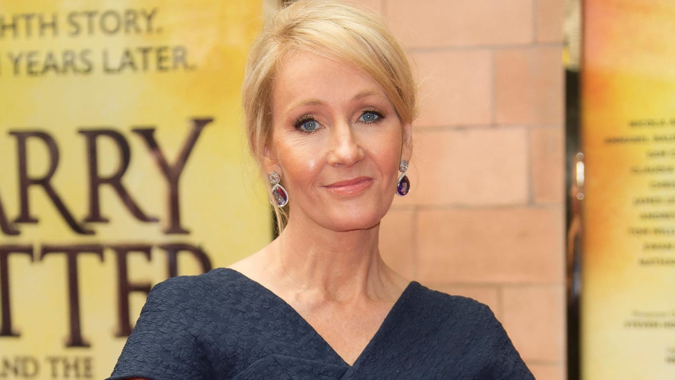 Joanne K. Rowling hat neue "Harry Potter"-Abenteuer aus ihrer Feder gezaubert.