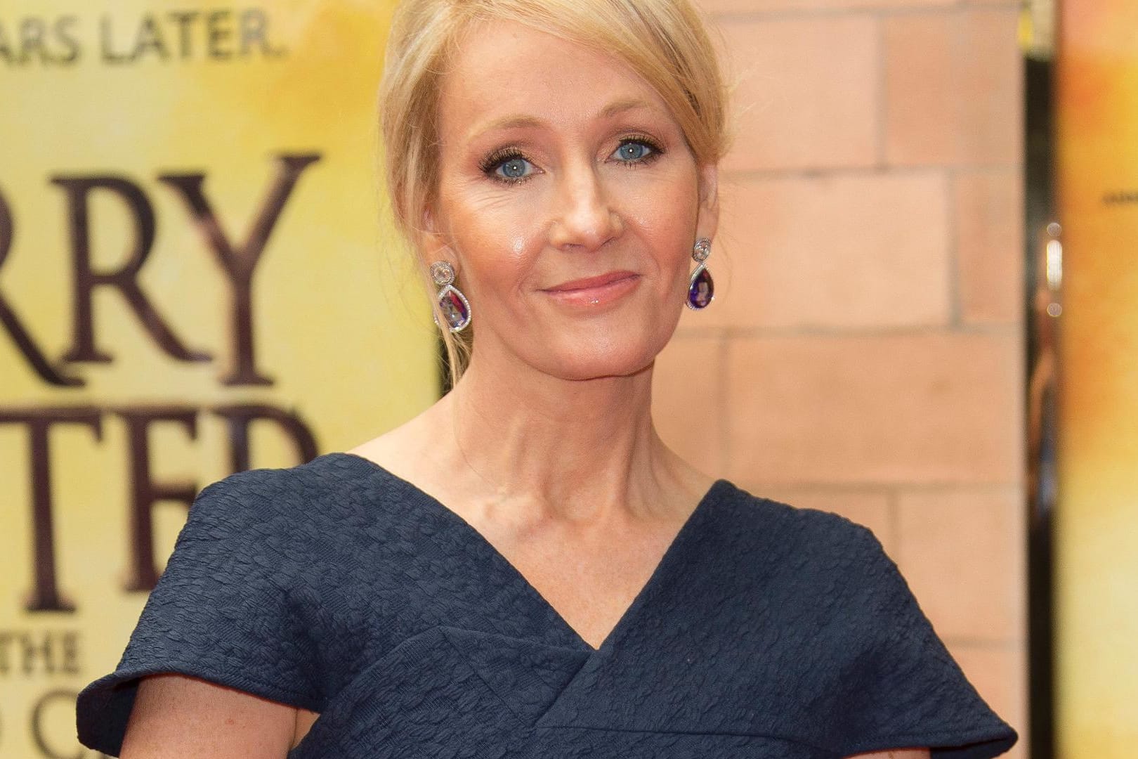 Joanne K. Rowling hat neue "Harry Potter"-Abenteuer aus ihrer Feder gezaubert.